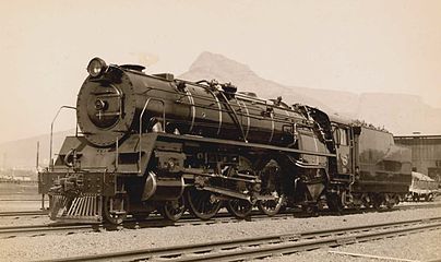 SAR Class 16E 854 (4-6-2).jpg