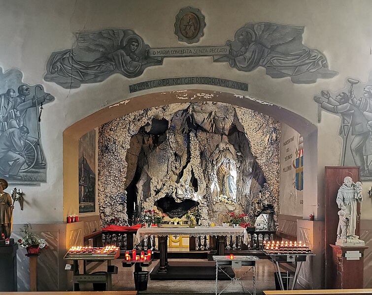 File:Sant'Antonio Abate (Valmadrera) - Cappella della Madonna di Lourdes 08.jpg