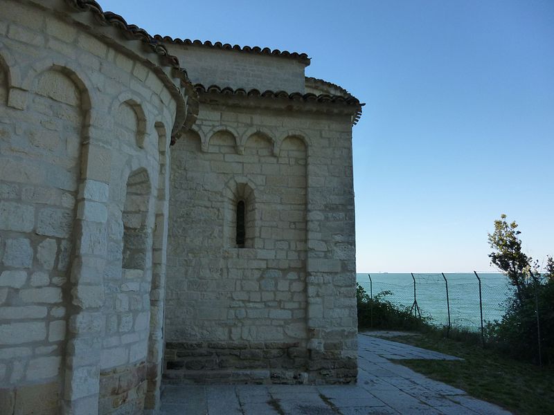 File:Santa Maria di Portonovo - Ancona 27.jpg