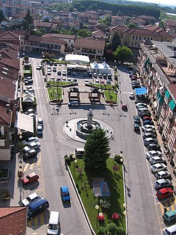 Santena.piazza1.jpg