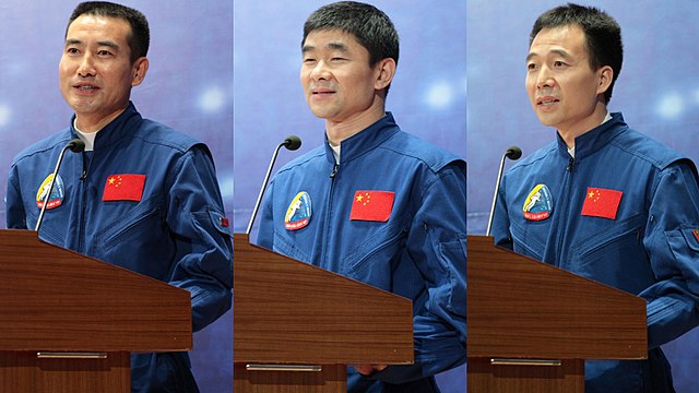 Zhai, Liu and JingShenzhou missions← Shenzhou 6Shenzhou 8 →