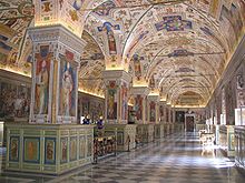 Άποψη αίθουσας στη βιβλιοθήκης του Βατικανού