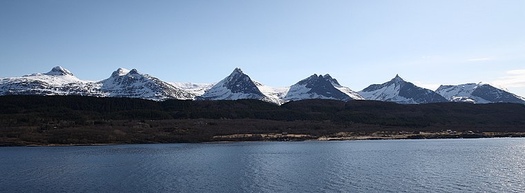 Les Sept Sœurs — Wikipédia