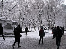 Commuters leaving Euston Station, 2 February 2009 Snow-Euston 2Feb09-048.JPG