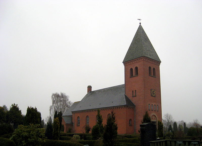 File:Støvring Kirke, marts 2011, ubt-3.JPG
