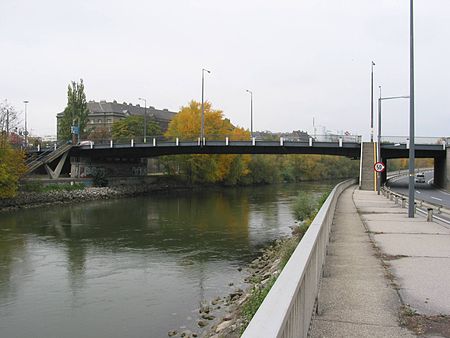 Stadionbruecke