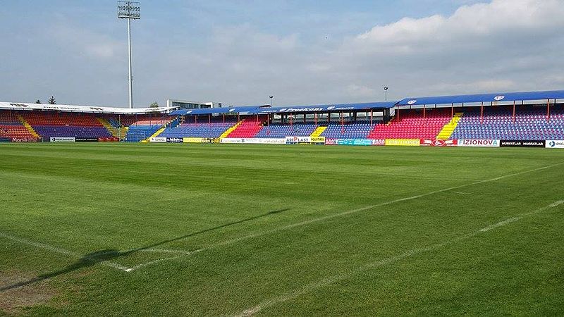 File:Stadionul Trans-sil.jpg