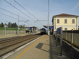 Stazione di Rocchetta Tanaro-Cerro (5).JPG