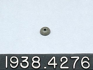 Stone Button, Yale University Art Gallery, inv. 1938.4276