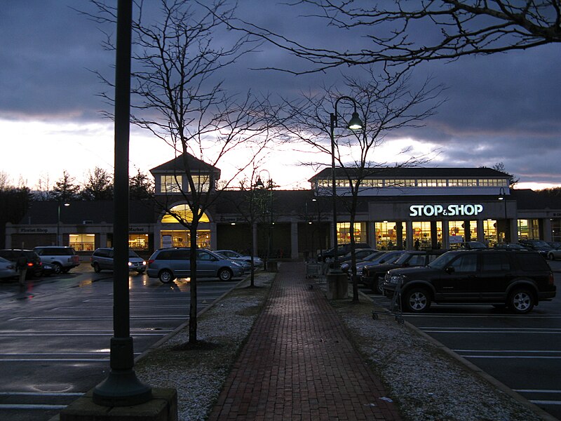 File:Stop and Shop, Lexington MA.jpg