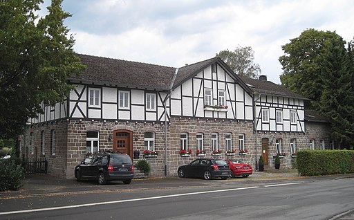 Sundern-Altenhellefeld-GrevensteinerStr3-1-Asio