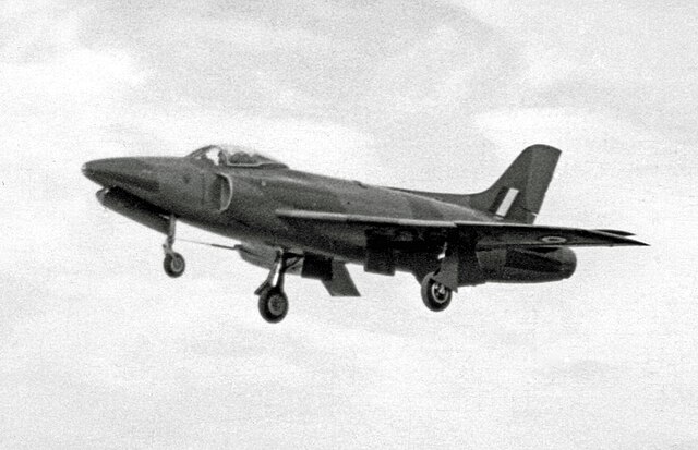 Swift FR.5 landing at the Farnborough air show in 1955