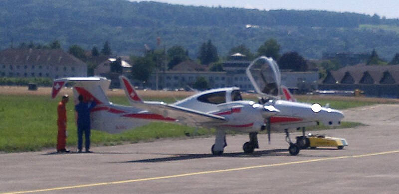 File:Swiss Air Force Armasuisse R-711.jpg