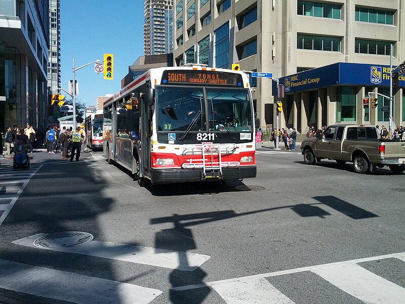 File:TTC subway shuttle 8211.jpg