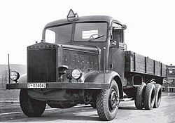 Tatra 81