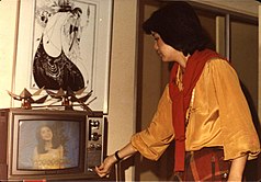 Teng at her home in Los Angeles for a short break before her concert in New York (1980)