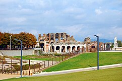 The Amphitheatre of Santa Maria Capua Vetere 002.jpg