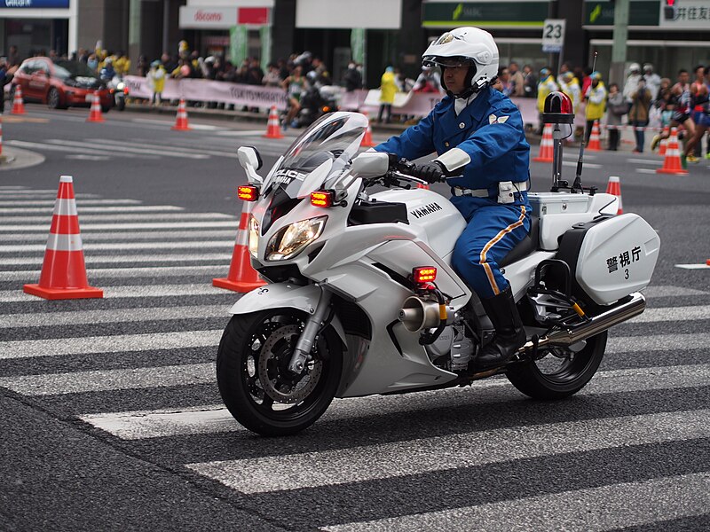 File:Tokyo Metropolitan Police Department motorcycle unit escorting 2015Tokyo Marathon.jpg