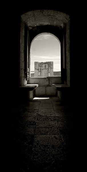 File:Torre de Belem inside1.jpg