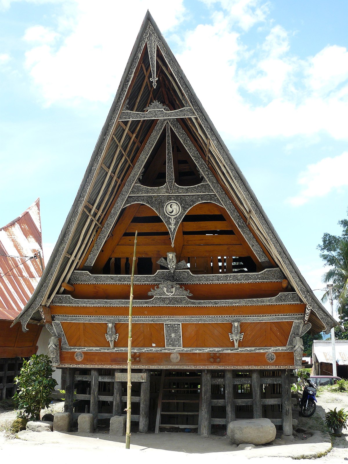 Gambar Rumah Adat Mandailing - Rumah XY