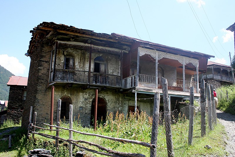 File:Tusheti Shenaqo house.jpg