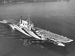 1944 жылы 7 қыркүйекте Пугет Саундта өтіп жатқан USS Saratoga (CV-3) (19-N-72626) .jpg