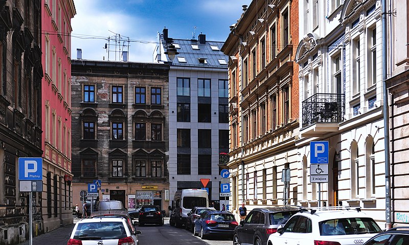 Plik:UlicaKrzywa-WidokNaZachód-Kleparz-POL, Kraków.jpg