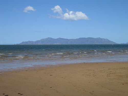 Upstart Bay (Foreground) with Cape Upstart in Background 2006. UpstartBay1.jpg