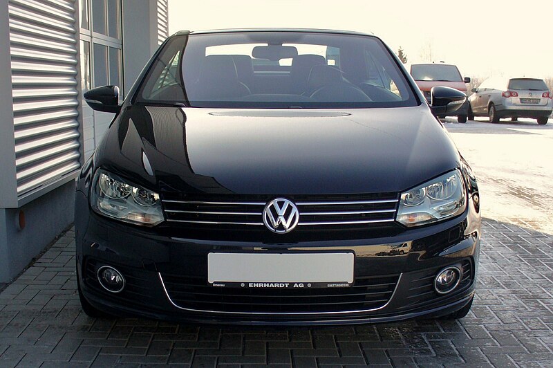 File:VW Eos Facelift 1.4 TSI Deep Black Front.JPG