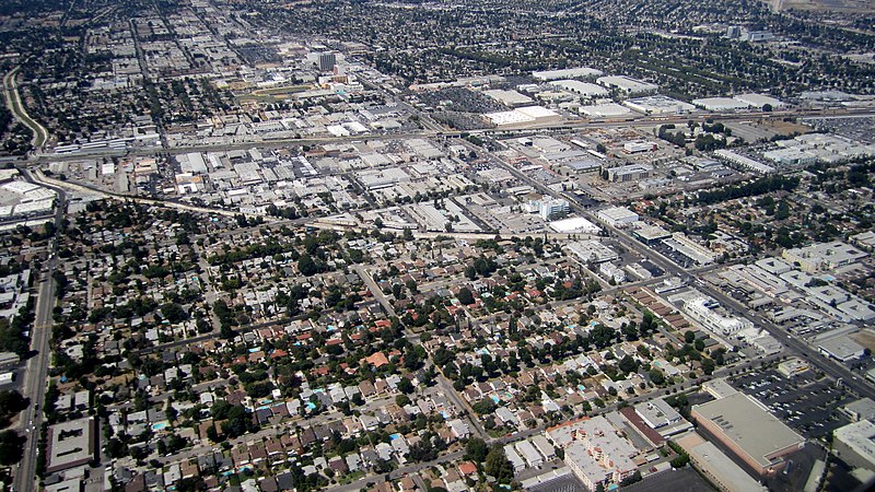 File:Van Nuys, Southern California (6042688851).jpg