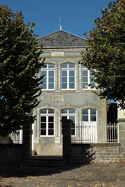 File:Varennes-sur-Amance, Ecole Maternelle.jpg
