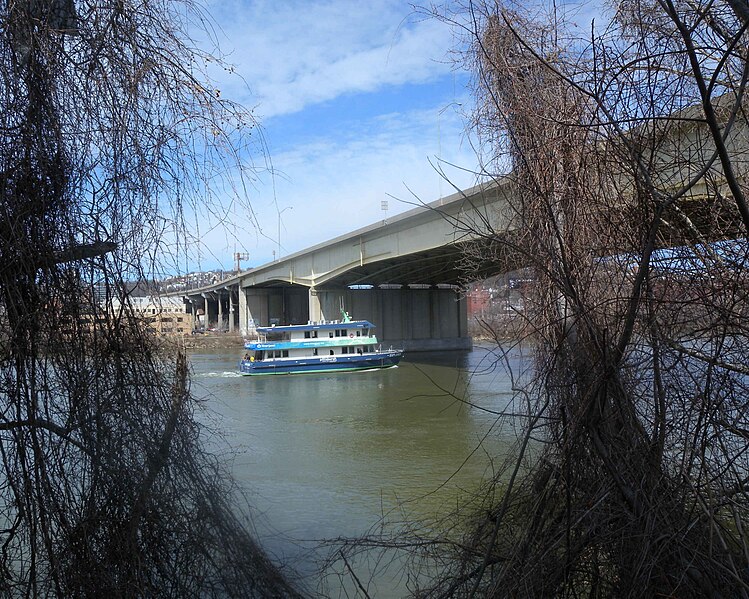 File:Veterans Bridge Pittsb jeh.jpg