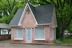 Walter Patterson Filling Station.JPG