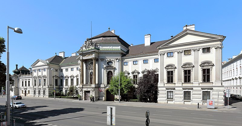 Slika:Wien - Palais Auersperg (4).JPG