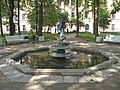 Введенский сад, фонтан.jpg