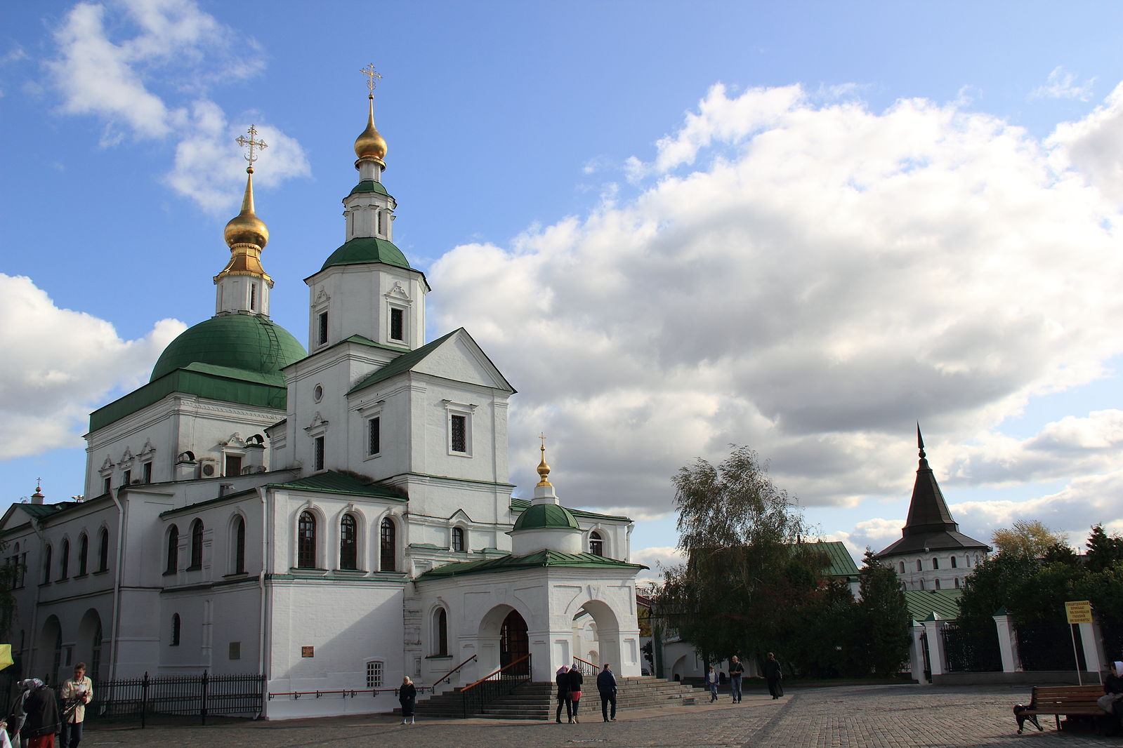 Храмы Даниловского монастыря в Москве