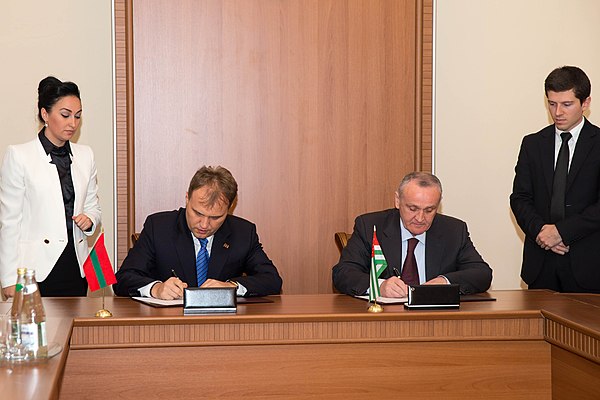 Abkhazian President Alexander Ankvab with Transnistrian President Yevgeny Shevchuk in 2013. Both Abkhazia and Transnistria have been described as pupp