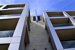 Category:Apartment buildings in Bondi Beach, New South Wales - Wikimedia Commons