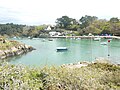 Le port de Merrien vu de la rive ouest de la rivière (ria) de Merrien.