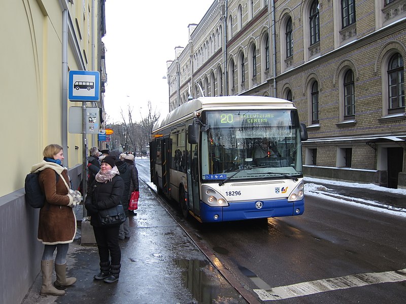 File:20. maršruta trolejbuss 07.jpg