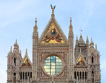 Siena Katedrali'nin cephesindeki Gables