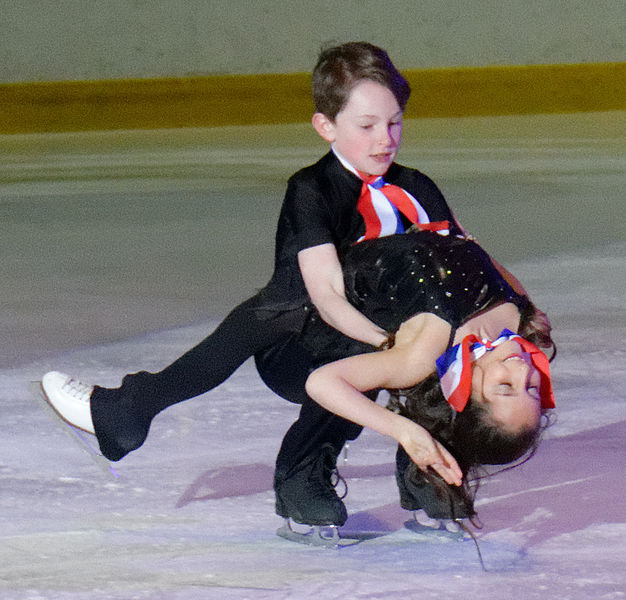 File:2015-04-23 20-52-59 gala-patinoire.jpg