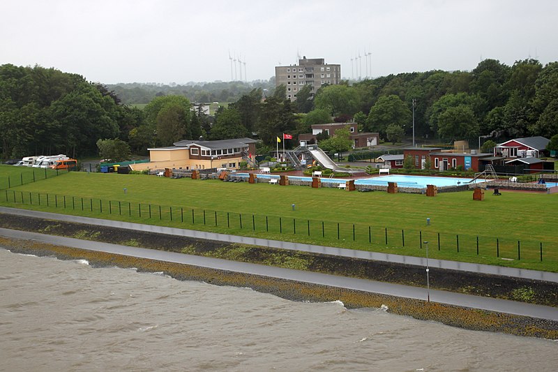 File:2017-06-07 Schwimmbad Brunsbüttel (836).jpg