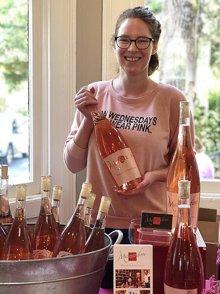 File:2019 Pink Sonoma Saturday - Sarah Stierch 12.jpg