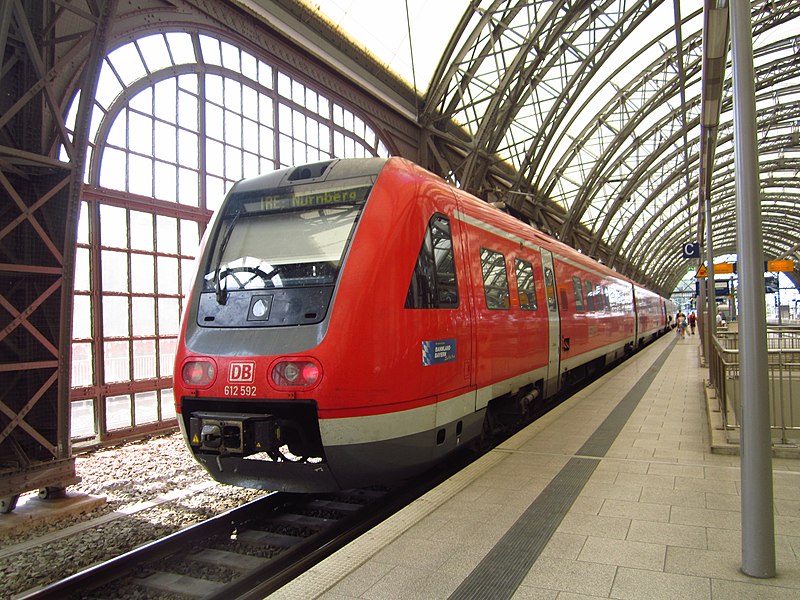 File:612 092 (592) Dresden Hauptbahnhof.jpg