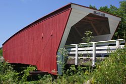 A447, Cedar Covered Bridge, Madison County, Iowa, SUA, 2016.jpg