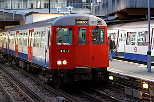 A60 Stock at Baker Street - tompagenet.jpg