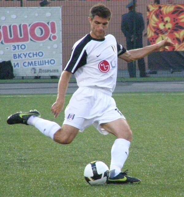 Aaron Hughes playing for Fulham in a UEFA Europa League match in 2009