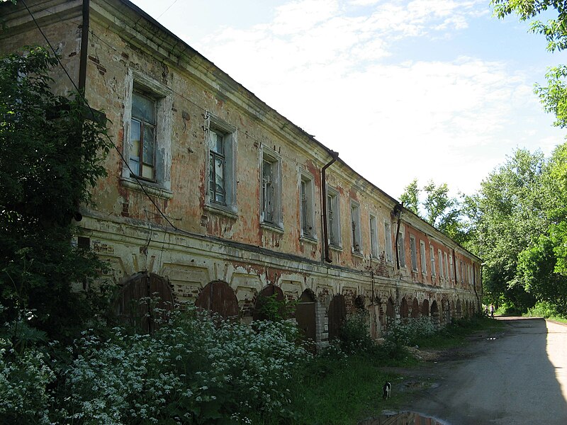 File:A House in Staritsa.jpg