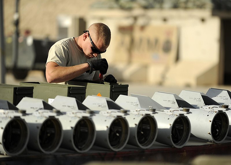 File:Air Force builds bombs for future A-10 missions 110427-F-AU128-003.jpg